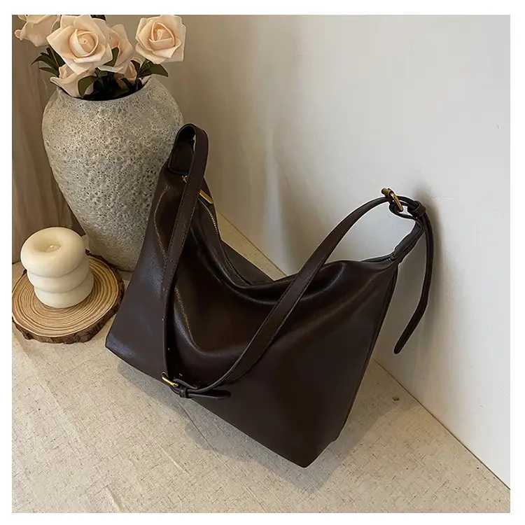 Large Capacity Women's Bag Retro 2024 Shoulder Crossbody Commuter — feature 28