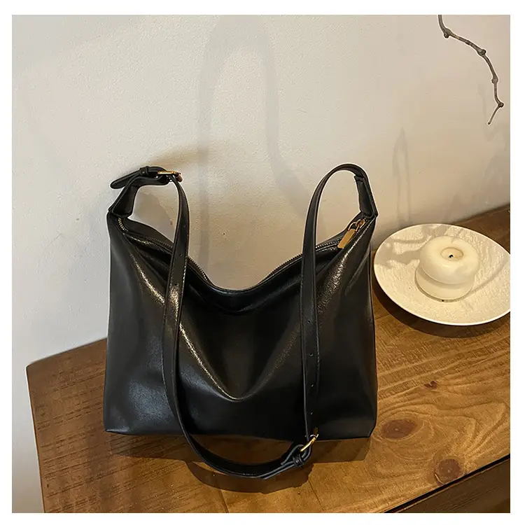 Large Capacity Women's Bag Retro 2024 Shoulder Crossbody Commuter — feature 33