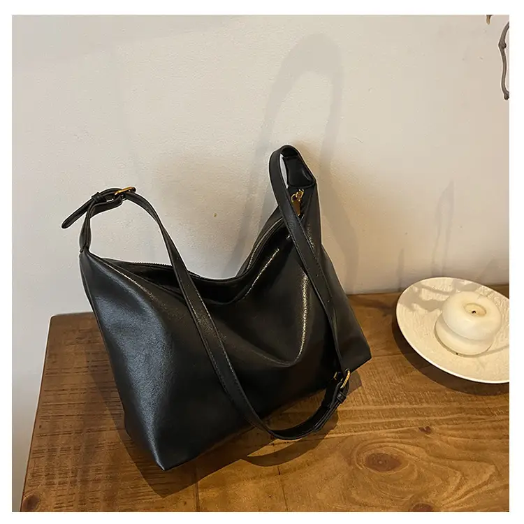 Large Capacity Women's Bag Retro 2024 Shoulder Crossbody Commuter — feature 36