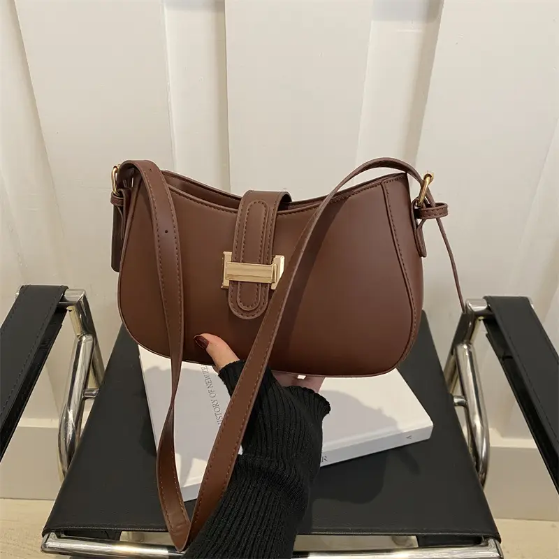 White Textured Retro Shoulder Bag for Women 2024 - Image 7