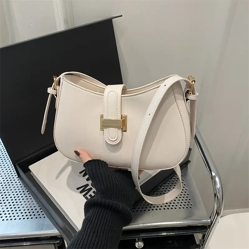 White Textured Retro Shoulder Bag for Women 2024 - Image 8