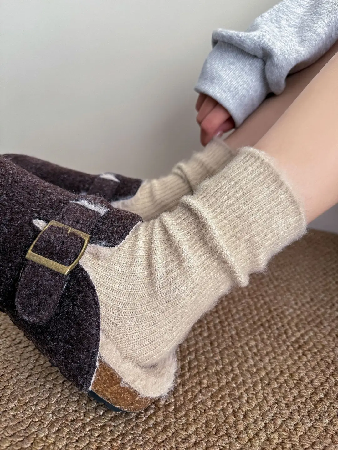 Wool socks children's autumn and winter Maillard socks padded warm cashmere stockings winter Birkenneth shoes piled socks — feature 2