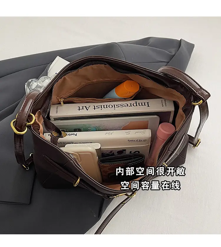Maillard Women's Large Capacity Crossbody Bag — feature 10
