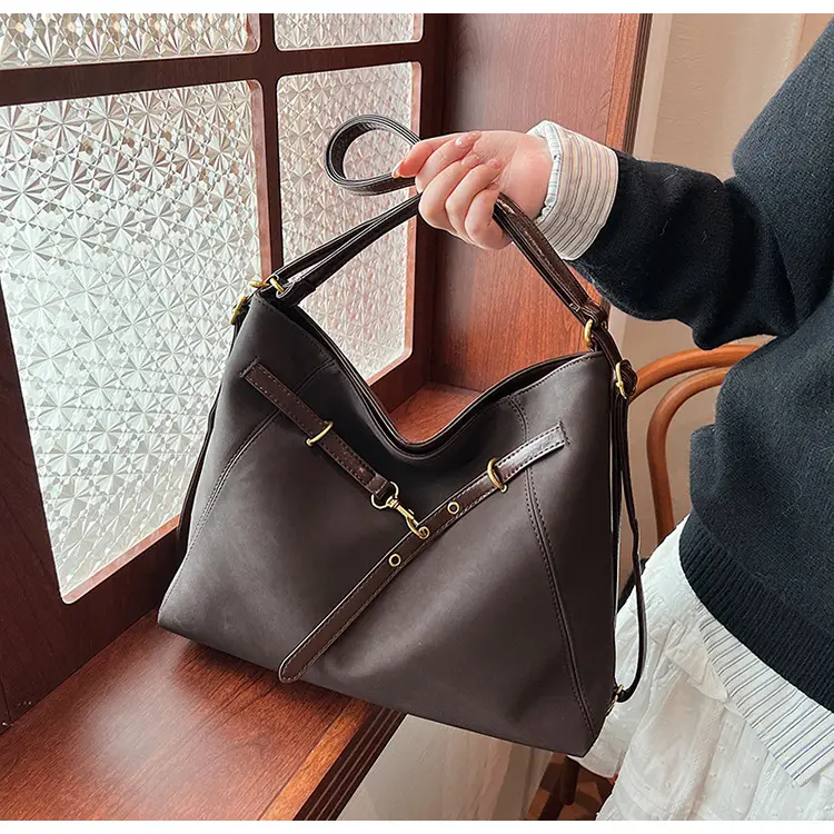 Maillard Women's Large Capacity Crossbody Bag — feature 17