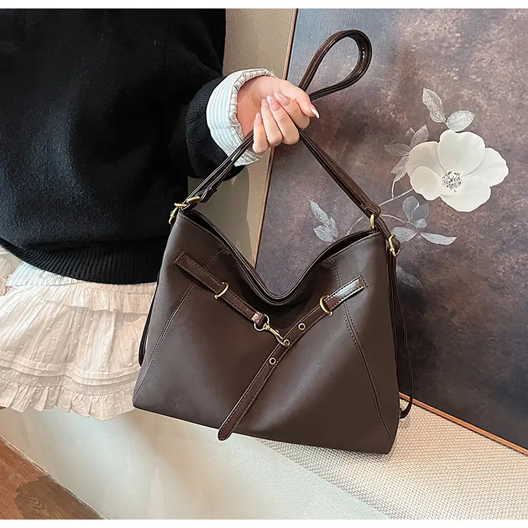 Maillard Women's Large Capacity Crossbody Bag — feature 19