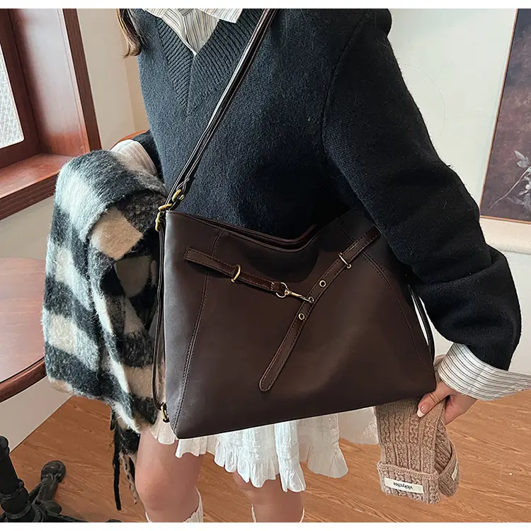 Maillard Women's Large Capacity Crossbody Bag — feature 23