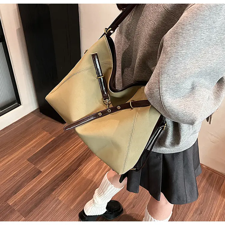 Maillard Women's Large Capacity Crossbody Bag — feature 29
