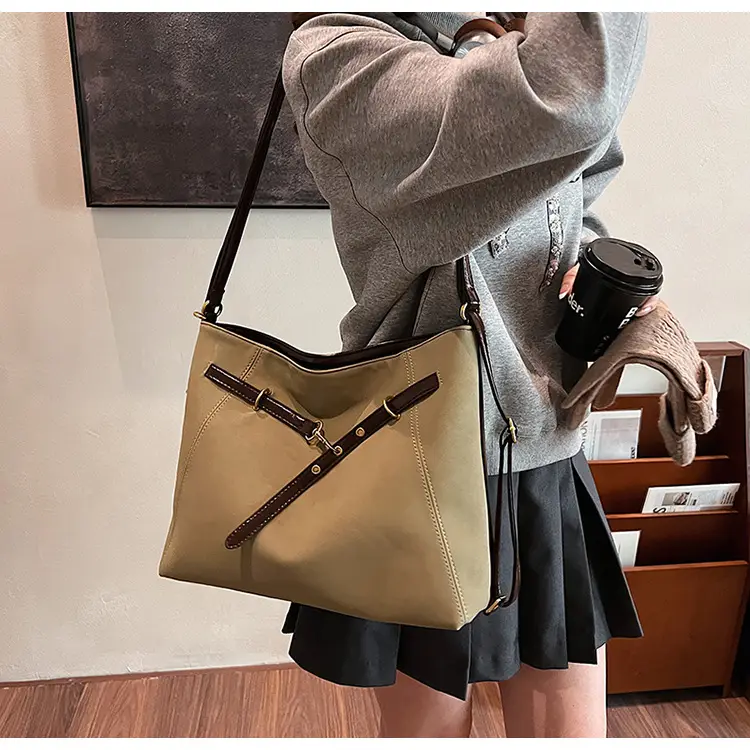 Maillard Women's Large Capacity Crossbody Bag — feature 30