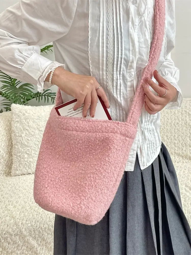 Pink Korean Plush Bucket Bag for Students Winter Commute
