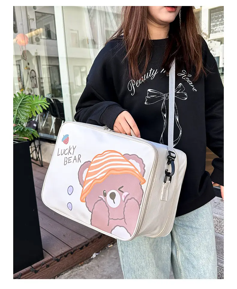 Cute Bear Print Large Capacity Travel Bag — feature 10