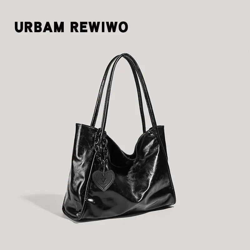 Black Heart Pendant Tote Bag for Women 2026
