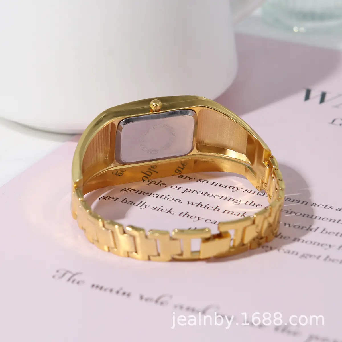 Gold Women's Quartz Watch with Diamond Bracelet — feature 7