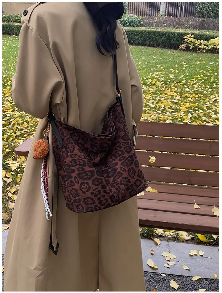 Women's Brown Faux Fur Leopard Tote Bag 2024 — feature 9