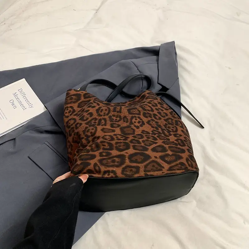 Women's Brown Faux Fur Leopard Tote Bag 2024 - Image 8