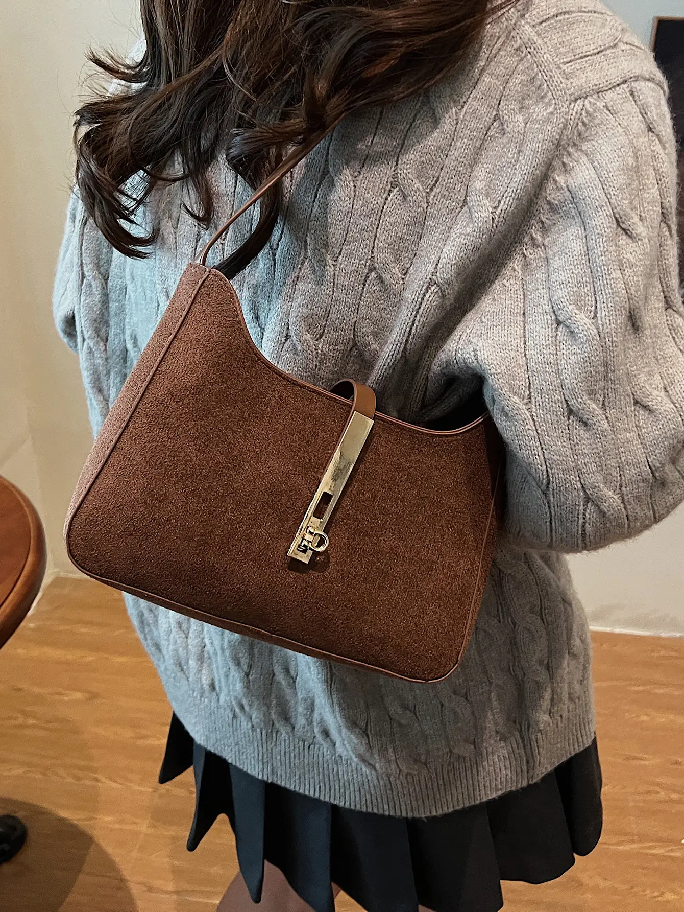 Brown Korean Style Shoulder Bag for Women 2024 - Image 6
