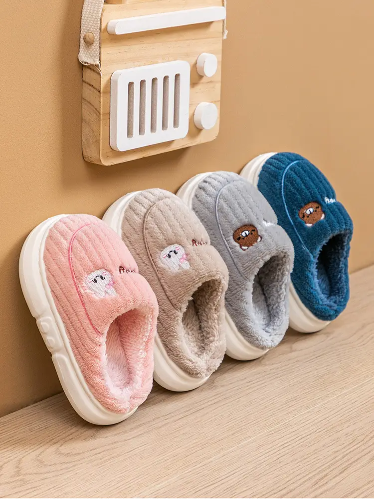 Children's Cotton Slippers for Boys and Girls Autumn and Winter Home Indoor Soft Bottom Non-slip Middle and Big Children's Cute Cartoon Warm Slippers — feature 1