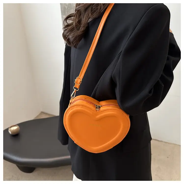 Heart Shaped Green Women's Crossbody Bag — feature 13