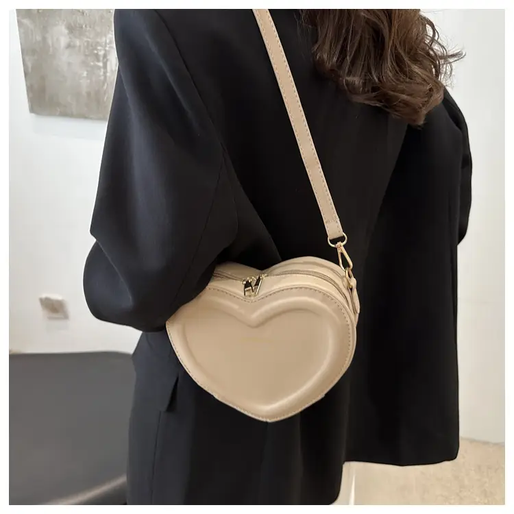 Heart Shaped Green Women's Crossbody Bag — feature 15