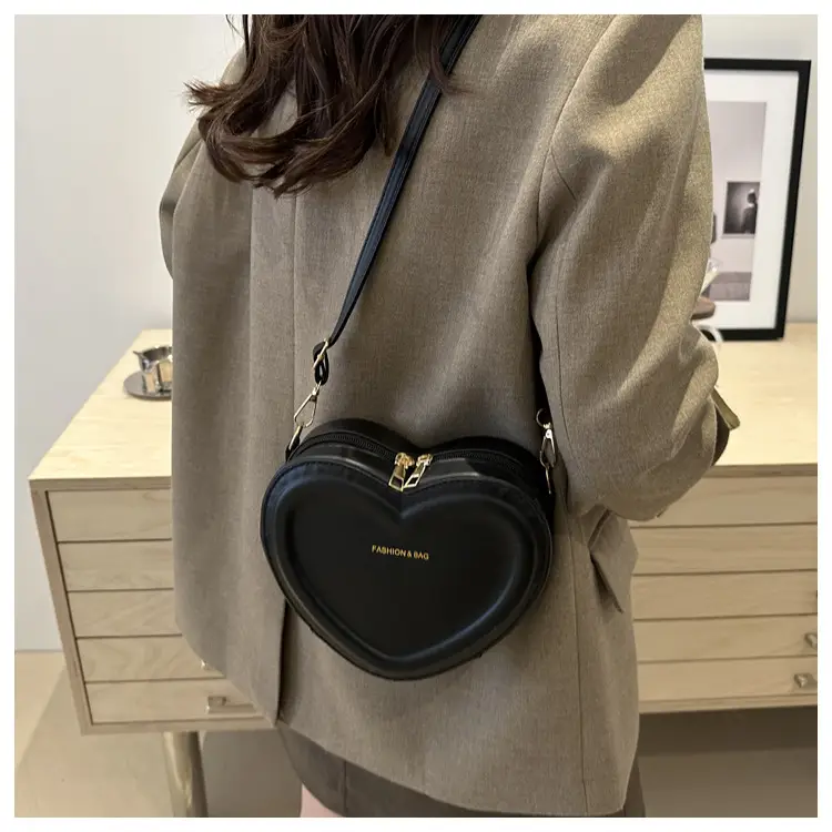 Heart Shaped Green Women's Crossbody Bag — feature 21
