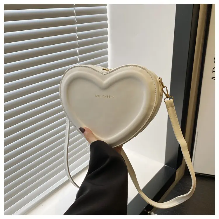 Heart Shaped Green Women's Crossbody Bag - Image 2