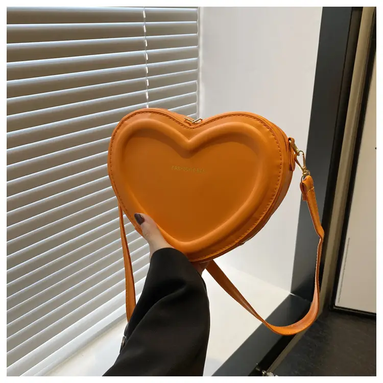 Heart Shaped Green Women's Crossbody Bag - Image 5