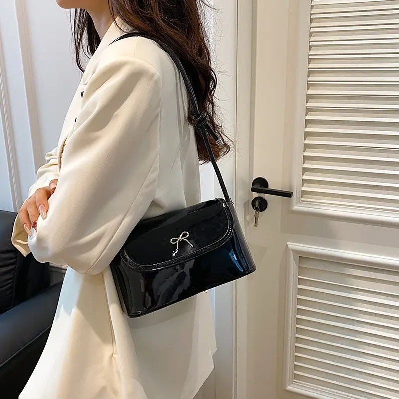 Black Korean Style Crossbody Bag for Women - Image 6