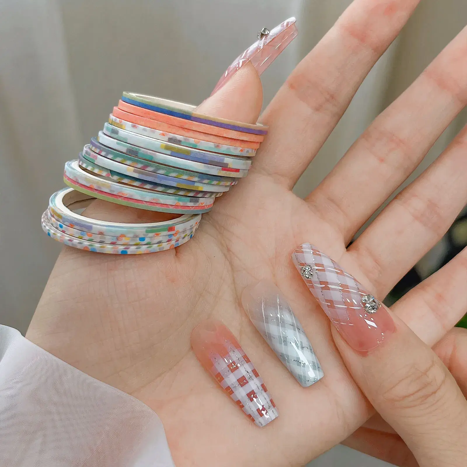 French Flag Nail Art Isolation Tape with White Edge — feature 7