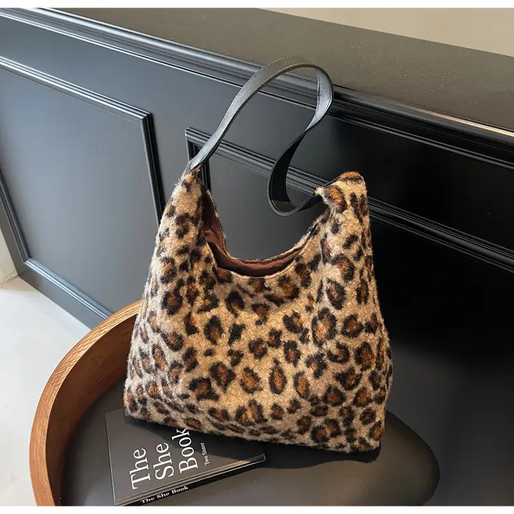 Leopard Print Women's Shoulder Bag Autumn Winter 2024 — feature 17