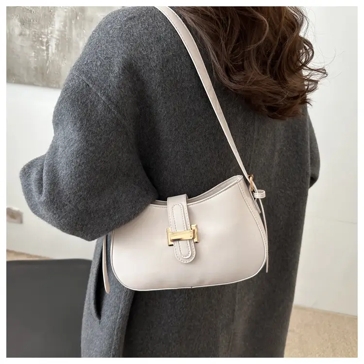 Women's Brown Leather Shoulder Bag with Gold Clasp — feature 16