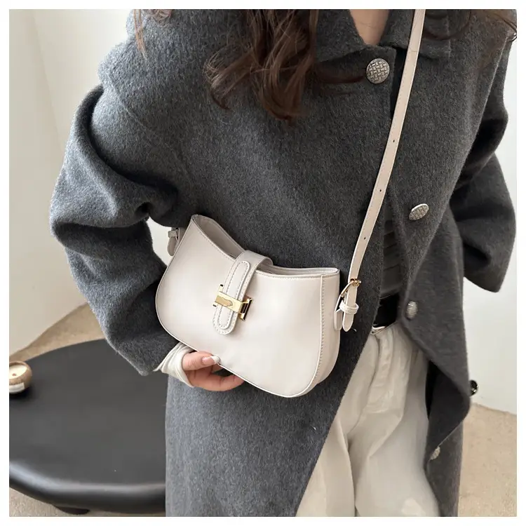Women's Brown Leather Shoulder Bag with Gold Clasp — feature 17