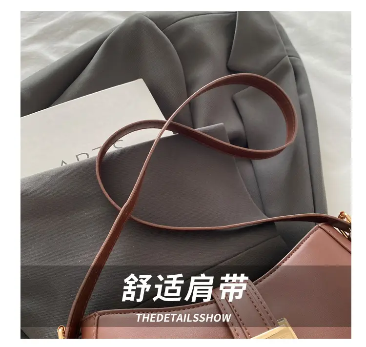 Women's Brown Leather Shoulder Bag with Gold Clasp — feature 5