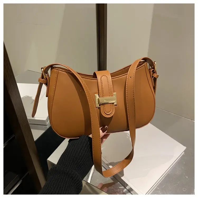 Women's Brown Leather Shoulder Bag with Gold Clasp - Image 3