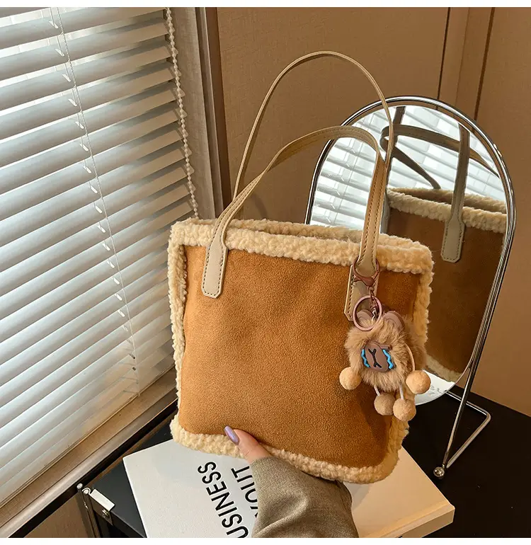 Lamb Wool Shoulder Bag Vintage Tassel Design — feature 11