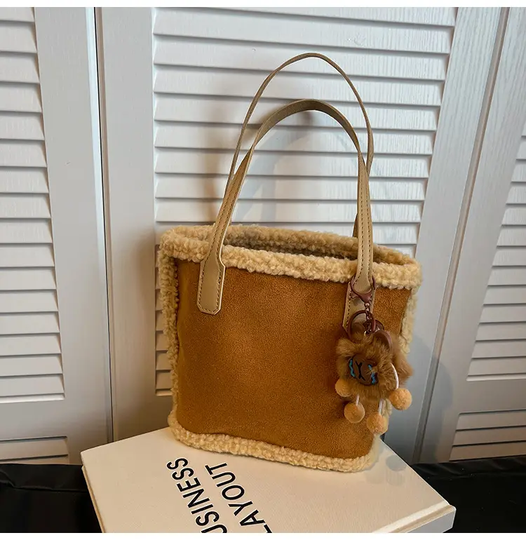 Lamb Wool Shoulder Bag Vintage Tassel Design — feature 14