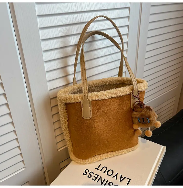 Lamb Wool Shoulder Bag Vintage Tassel Design — feature 15