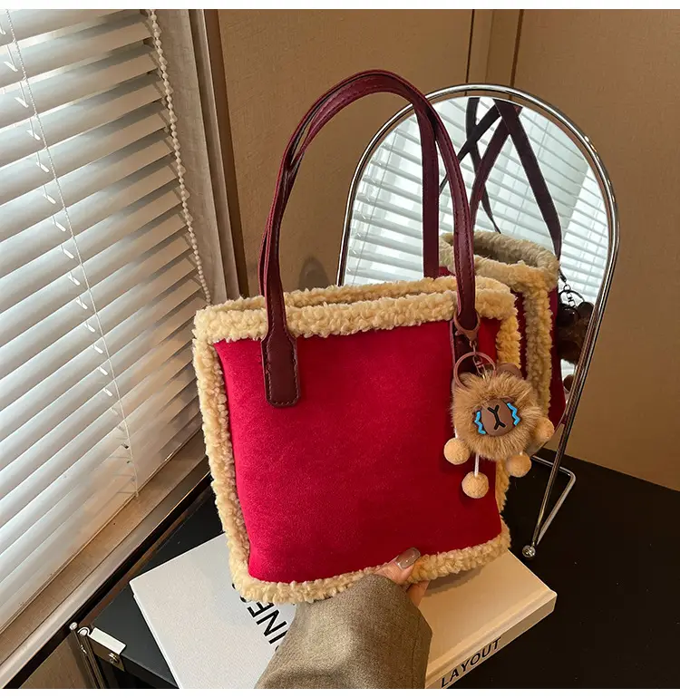 Lamb Wool Shoulder Bag Vintage Tassel Design — feature 16