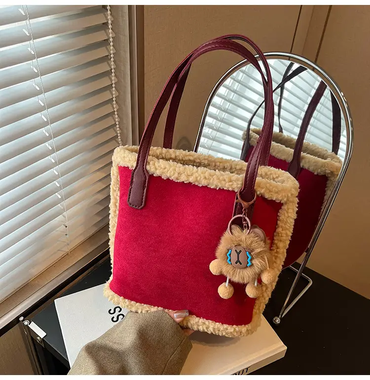 Lamb Wool Shoulder Bag Vintage Tassel Design — feature 17