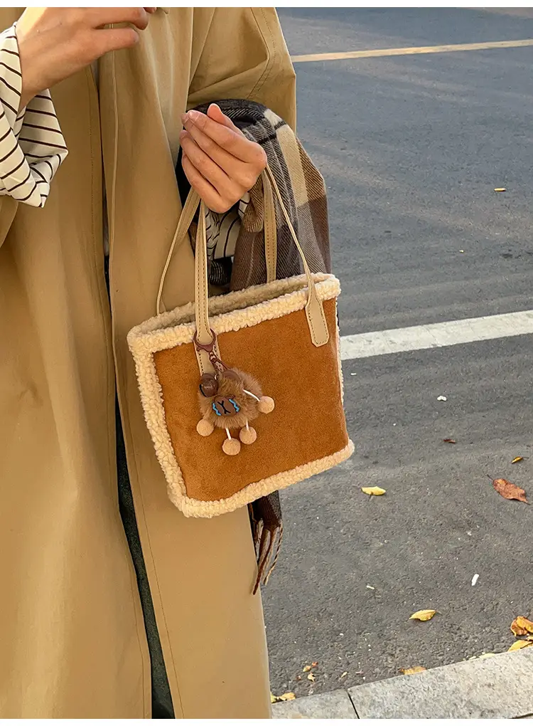 Lamb Wool Shoulder Bag Vintage Tassel Design — feature 23