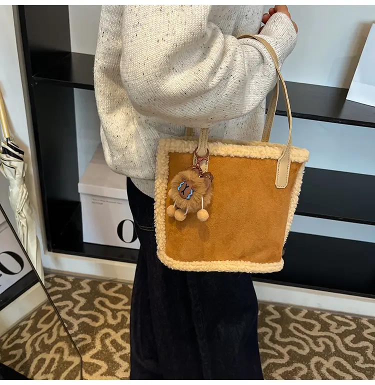 Lamb Wool Shoulder Bag Vintage Tassel Design — feature 25