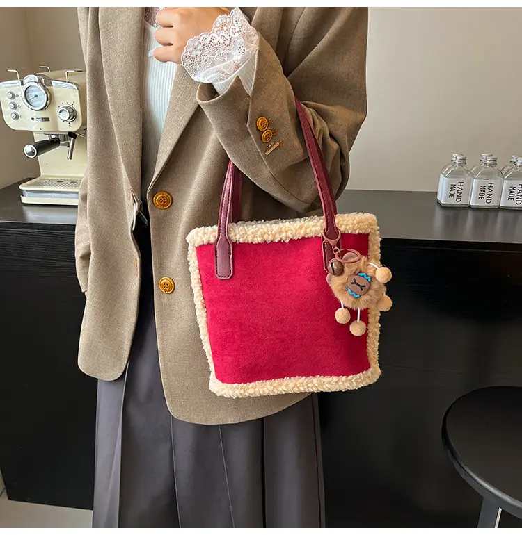Lamb Wool Shoulder Bag Vintage Tassel Design — feature 26