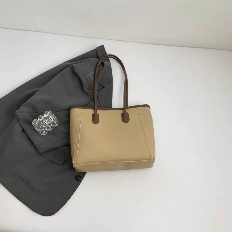 Vintage White Large Capacity Women's Tote Bag