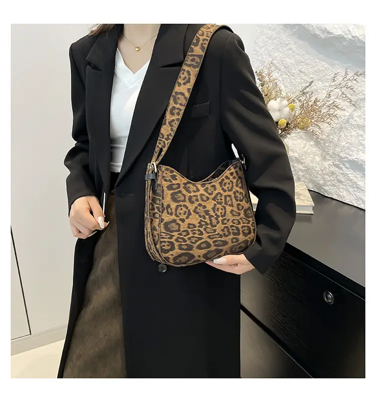 Leopard Print Women's Shoulder Bag 2024 Winter — feature 25