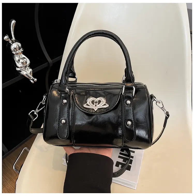 Women's 2024 Winter Shoulder Bag Maroon CC Logo — feature 36