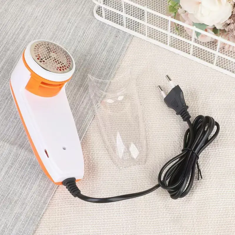 Plug-in Hair Ball Trimmer for Quick Shaving - Image 3