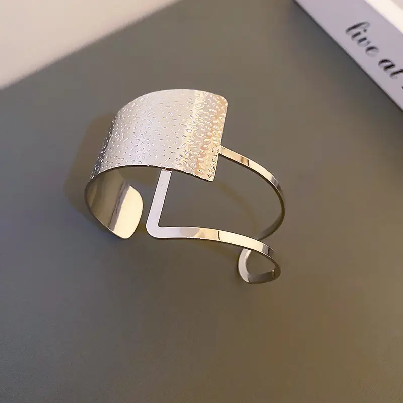 Cross-border European and American Open Arm Ring Bracelet Advanced Sense Niche Joker Bracelet Exaggerated Personality Fashion Jewelry Women Wholesale