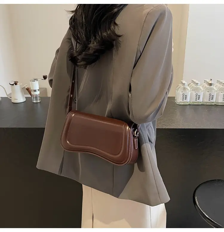 Red Square Crossbody Bag for Women 2024 — feature 14