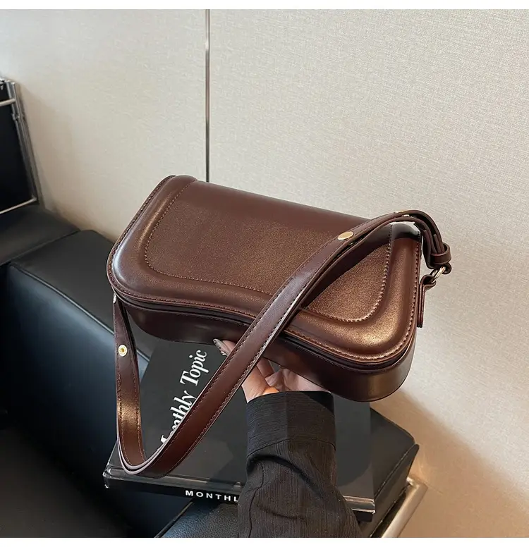 Red Square Crossbody Bag for Women 2024 — feature 7