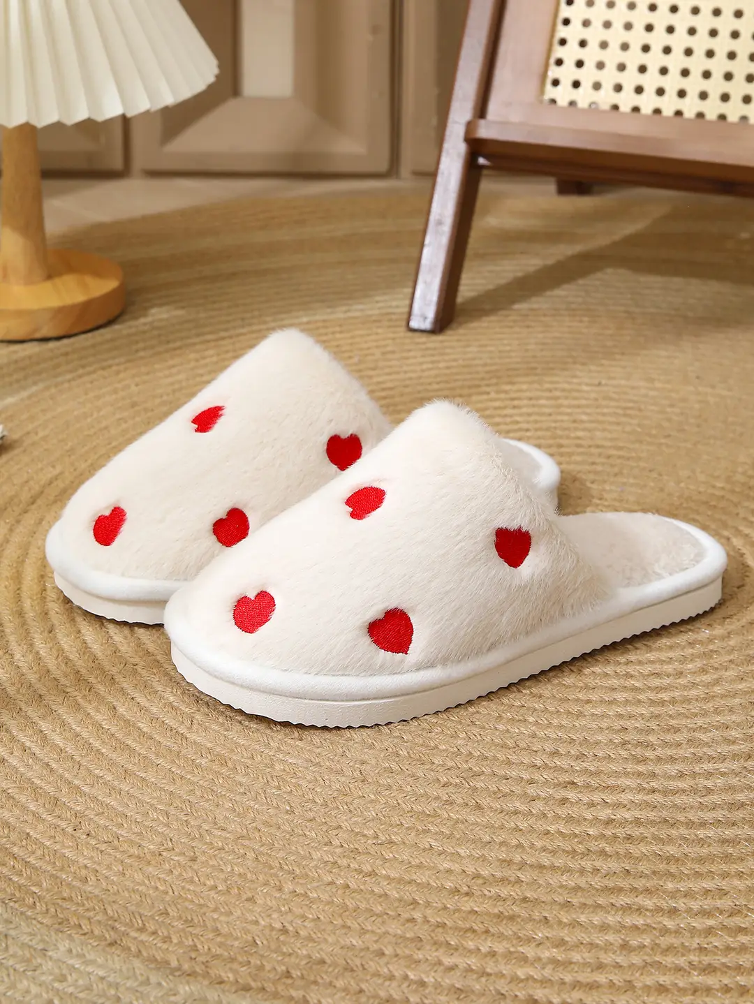 Cross-Border Heart-Shaped Cotton Slippers for Women, New Autumn and Winter Eva Shoes, Home Cotton Slippers with Added Fleece for Warmth, Soft-Soled Furry Slippers — feature 1