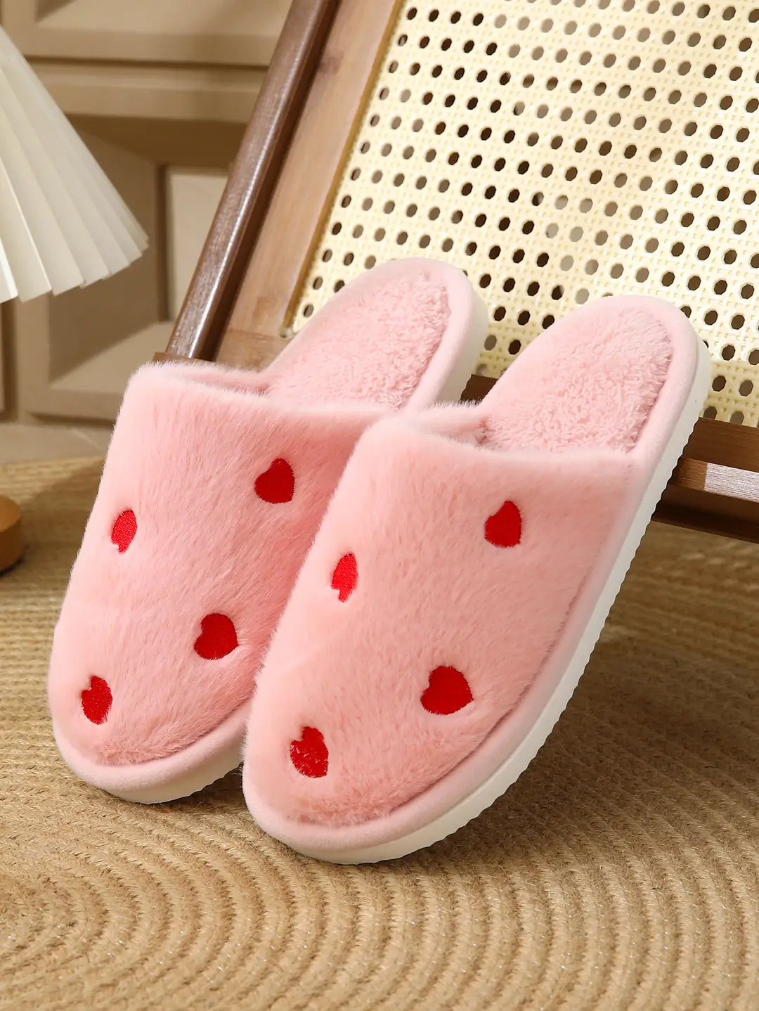 Cross-Border Heart-Shaped Cotton Slippers for Women, New Autumn and Winter Eva Shoes, Home Cotton Slippers with Added Fleece for Warmth, Soft-Soled Furry Slippers — feature 6