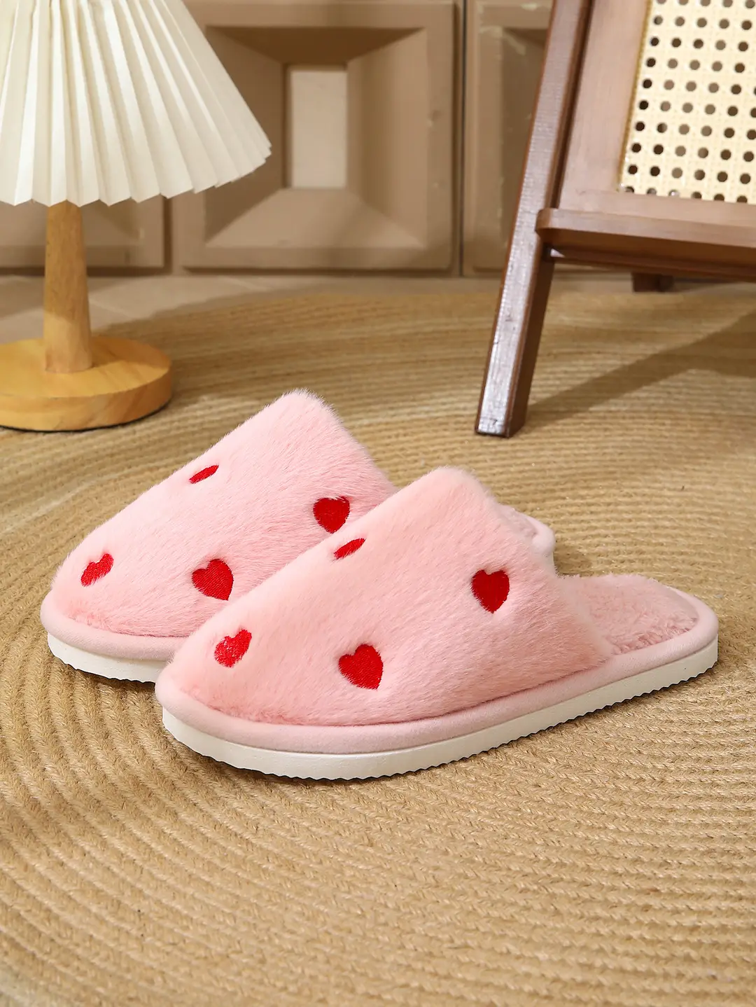 Cross-Border Heart-Shaped Cotton Slippers for Women, New Autumn and Winter Eva Shoes, Home Cotton Slippers with Added Fleece for Warmth, Soft-Soled Furry Slippers — feature 7